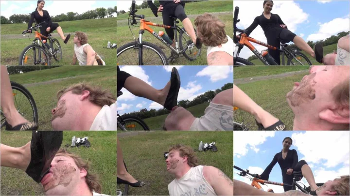 Screenshot 1 aus Angry brat – asshole cyclist : extreme dirty ballerina shoes cleaning