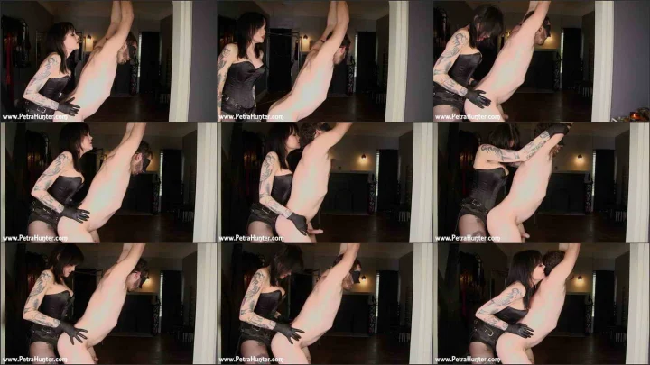 Screenshot 1 aus Mistress Petra – Horny Slave Gets Pegged, Fucks the Lucky Slave