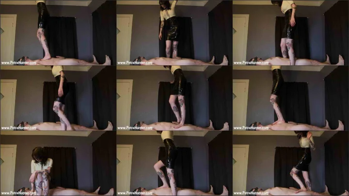 Screenshot 1 aus Mistress Petra – Trampled Underfoot, Trampling Legs, Thighs & Chest