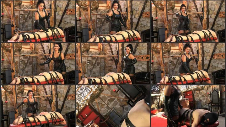 Screenshot 1 aus Mistress Ezada – Helpless And Whipped Hard, Classic Femdom