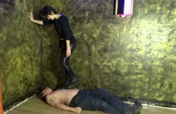 Kate Devil – Kate Psycho Trampling complete