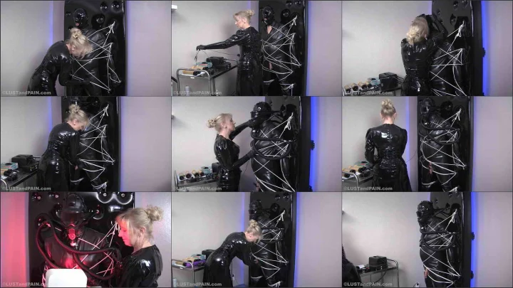 Screenshot 1 aus Annita von Dix – Criss Cross part 1-4 Female Domination Full Video