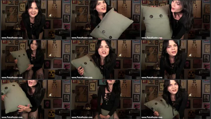 Screenshot 1 aus Mistress Petra – A Date with Your Pillow, Lucky For You