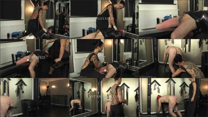 Screenshot 1 aus Eve Dynamite – Unshaved Female Domination Full Video