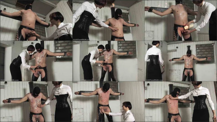 Screenshot 1 aus Lady Naina – Wax Female Domination Full Video
