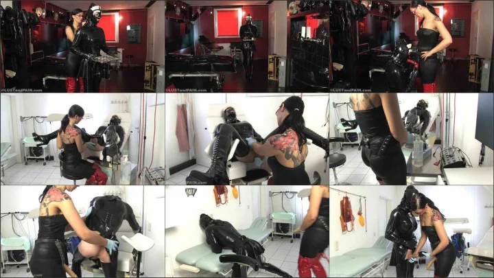 Screenshot 1 aus Eve Dynamite – Rubbermaid Female Domination Full Video
