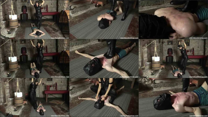 Screenshot 1 aus Sexy Mistress Lady G – Painful Czech Trampling and Kicking