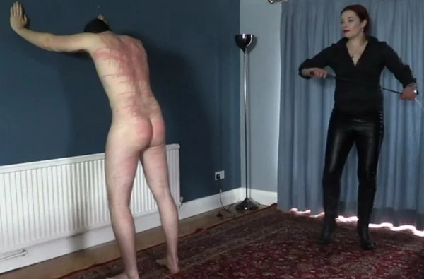 Mistresses  Sophia  – It Hurts! Slave Peter Presley