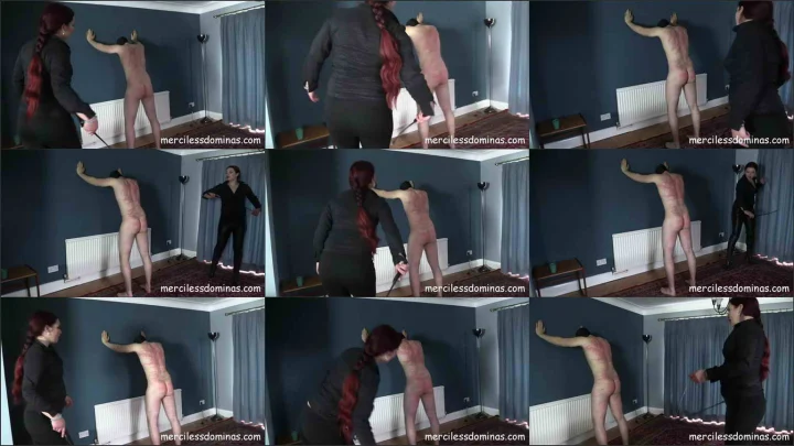 Screenshot 1 aus Mistresses  Sophia  – It Hurts! Slave Peter Presley