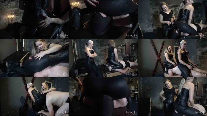 Screenshot 1 aus Miss Jessica Wood and Miss Hunter – Worship These Beautiful Bottoms
