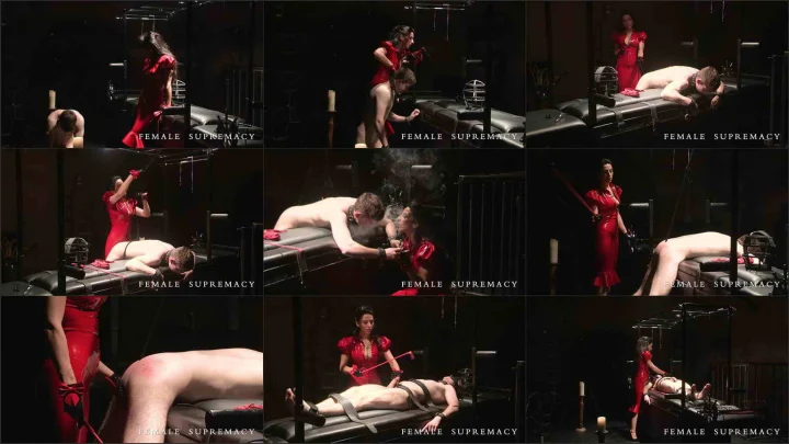 Screenshot 1 aus Rope Bondage and Whipping Domina Ira – Motherland Complete video