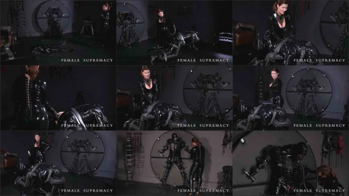 Screenshot 1 aus Mrs Darkside – Knee Boots, Latex Corset