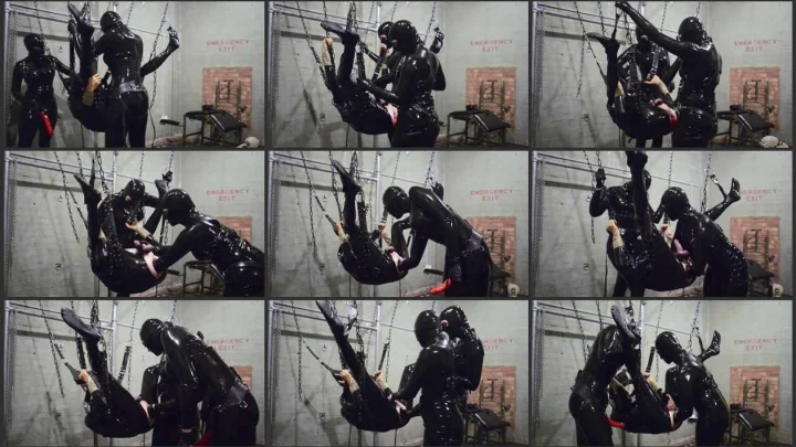 Screenshot 1 aus Rubber Fetish, CBT and Strap-on – The Rubber Bunker (PART 3: SLING PUPPET)