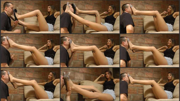 Screenshot 1 aus Foot Domination Felicia’s Mind Control – Dreamgirls In Socks Studio