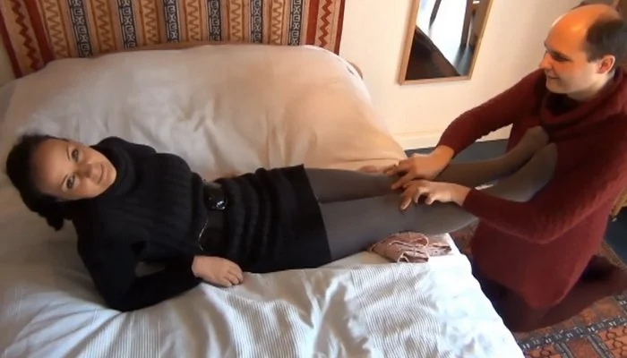 Veronica – Foot Massage In Tights. bondishboys com