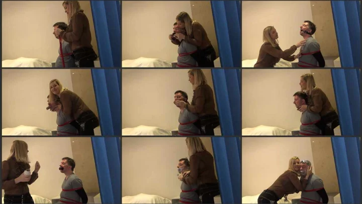 Screenshot 1 aus Gag Training Session With Lara. bondishboys com