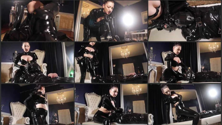 Screenshot 1 aus Ass Smothering, Rubber Fetish – Gassed & Assed Out Beneath Cybill Troy