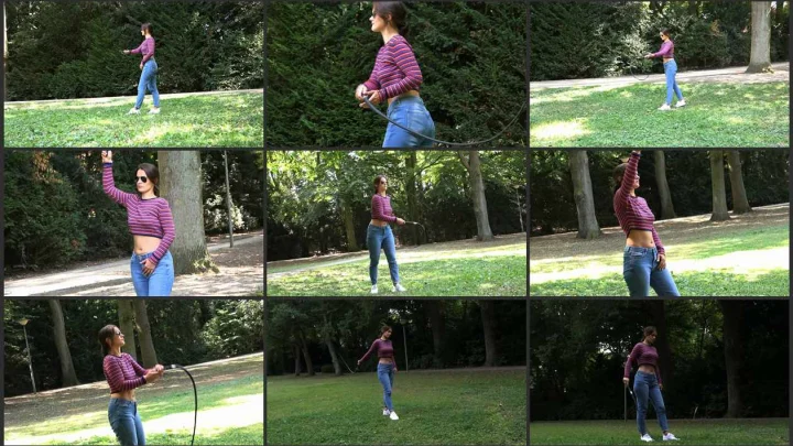 Screenshot 1 aus Miss Lina – Germany FemDom, Fifth Cracking Sesion