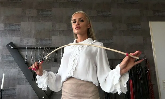 Video abspielen: Lady Marisa Czechoslovakia Mistress, The Beautiful Strict Teacher