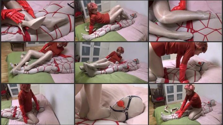 Screenshot 1 aus Restraint and Tease Part 2. bondishboys com