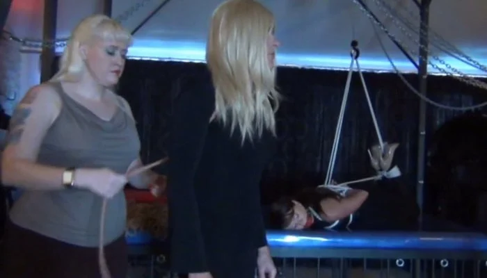 Video abspielen: Michael and Benita In Julies Dungeon. bondishboys com