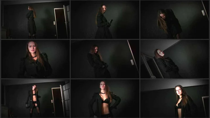 Screenshot 1 aus Cruel Georgia Mistress Iveta, Punishment For The Voyeur