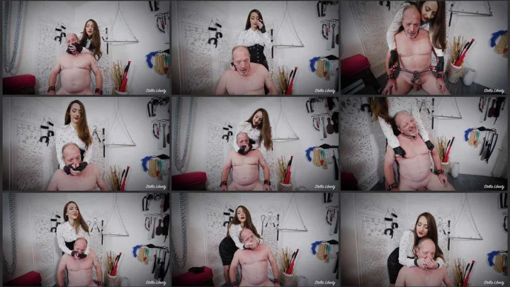 Screenshot 1 aus Hand Over Mouth, Retrained By Hand – Stella Liberty Femdom Video