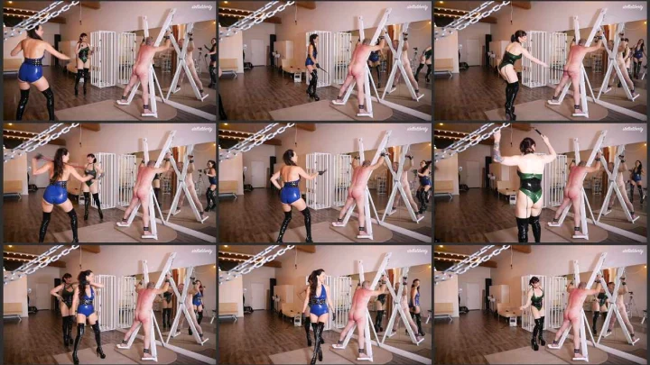 Screenshot 1 aus Double Female Domination, Double Dungeon Whipping – Stella Liberty Femdom Video
