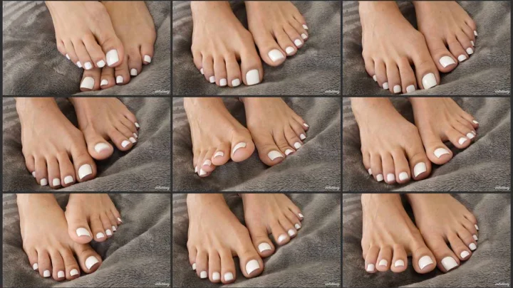 Screenshot 1 aus Toe Wiggling, Toe Tease in White – Stella Liberty Femdom Video