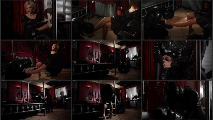 Screenshot 1 aus Slave Games: Cleaning Slave – Baroness Davina Dust