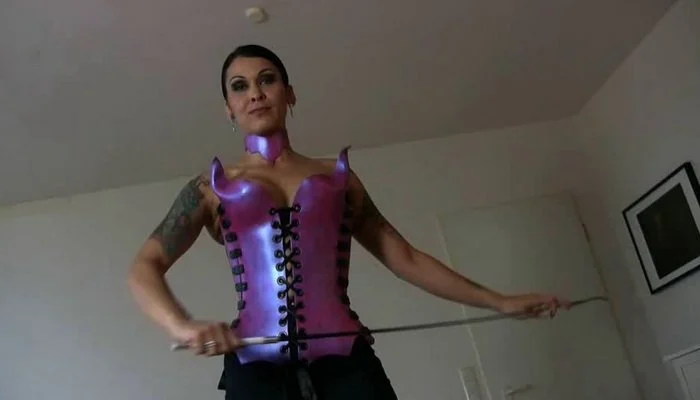 Video abspielen: Miss Electra X – Thirty Hard Strokes, Femdom POV