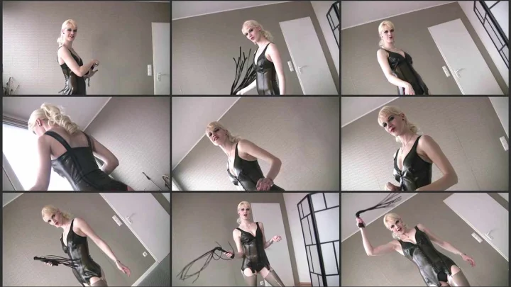 Screenshot 1 aus Whipping in Latex – German Femdom Mia Mane (Miss Melena)