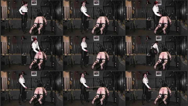 Screenshot 1 aus Goddess Sophia’s Fetishorium – Caning For Slave