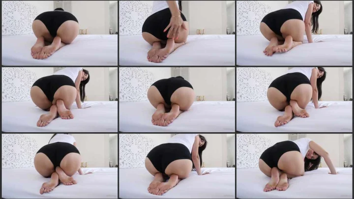 Screenshot 1 aus Ass Humiliation, Become My Ass Slave – Stella Liberty Video