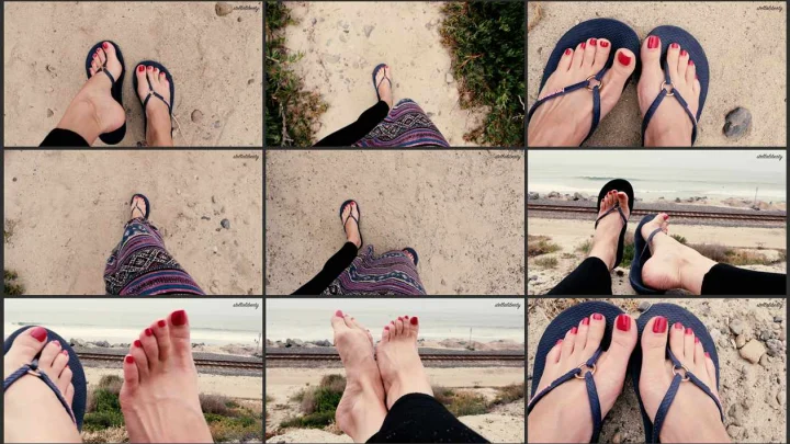 Screenshot 1 aus Foot Toe Fetish, Walking Toes – Stella Liberty Video
