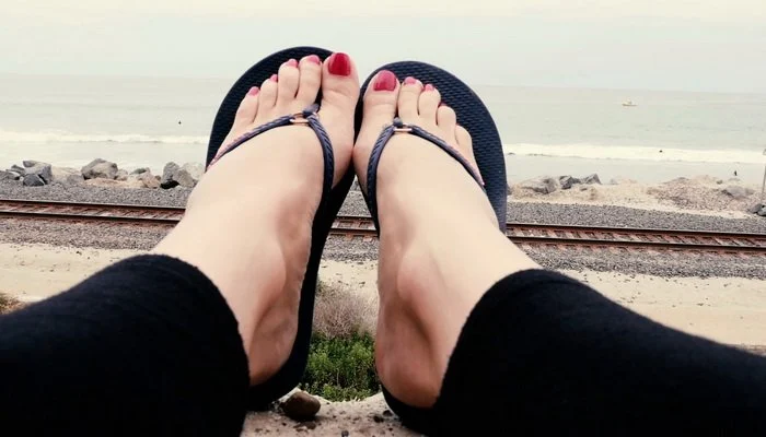 Video abspielen: Foot Toe Fetish, Walking Toes – Stella Liberty Video