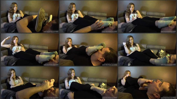 Screenshot 1 aus Foot Worship, Carmina’s Sweaty Feet Experience – Dreamgirls In Socks