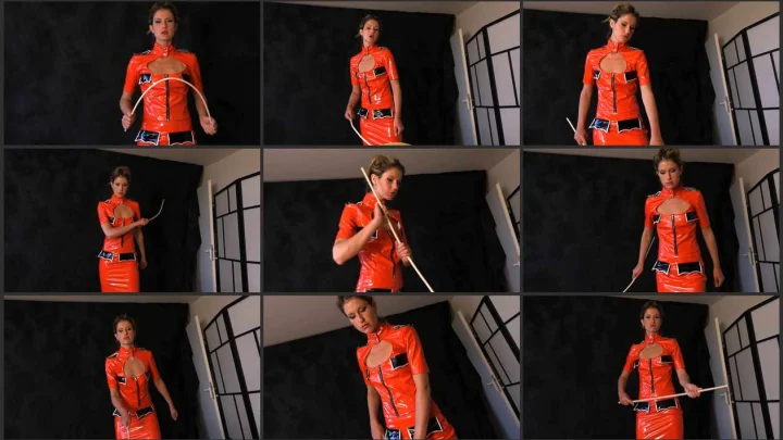 Screenshot 1 aus Thrashed By The Fetish Mistress – Czech Femdom Lady Agatha