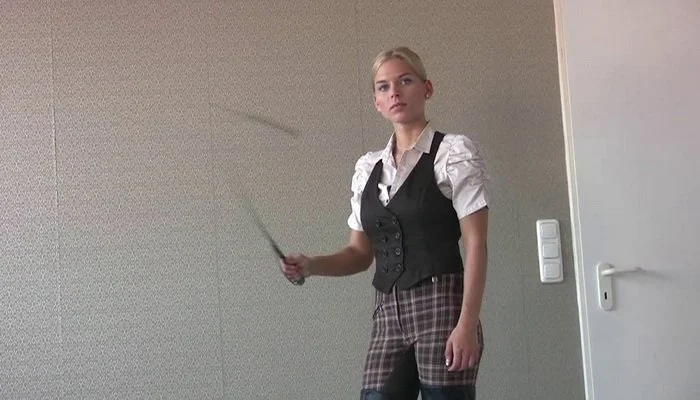 Video abspielen: POV Female Domination, Swishy Dressage Whips with Miss Theresa