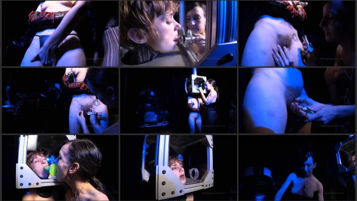 Screenshot 1 aus Large Nipples, It’s All in Your Head – Elise Graves and Mercy West