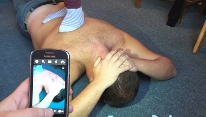 Video abspielen: Sklavenbewerbung in der Studentinnen part 1