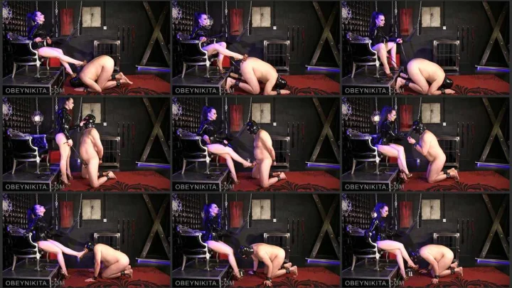 Screenshot 1 aus Shoe Fetish, Leopard Heel Slave with Mistress Nikita
