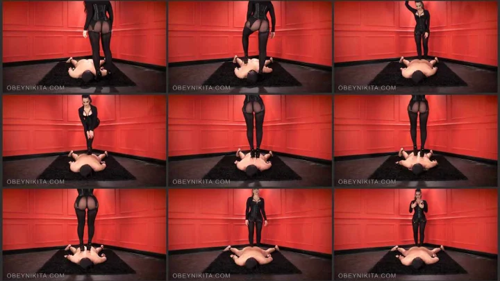 Screenshot 1 aus High Heels Trampling, Piggy Gets Heel Marked with Mistress Nikita