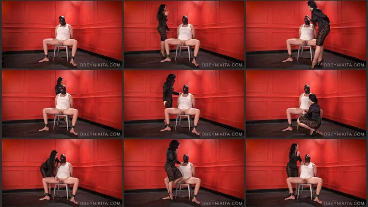Screenshot 1 aus Human Ashtray, Burning My Ashtray with Mistress Nikita