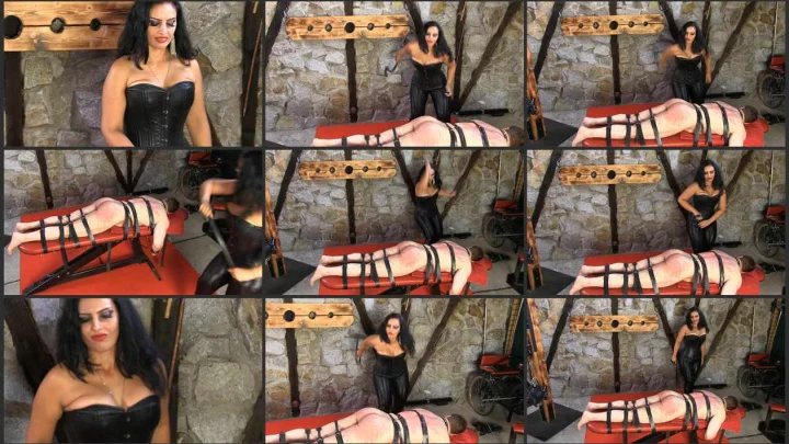 Screenshot 1 aus Leather Domination, A Hard Belting with Mistress Ezada
