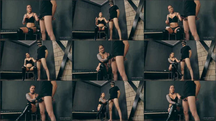 Screenshot 1 aus Handjob and Smoking, Coming Hard