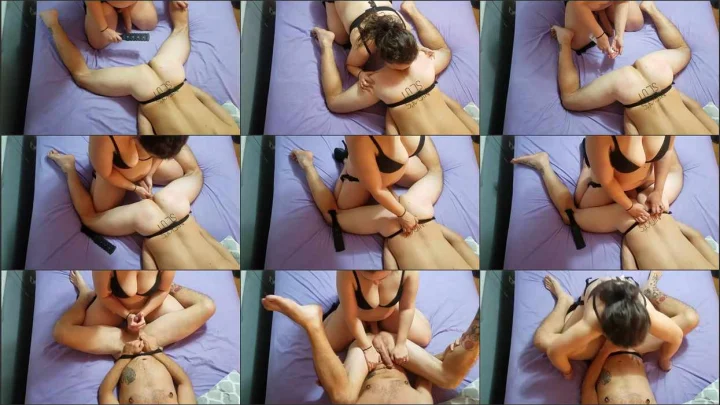 Screenshot 1 aus Boobsy Queen Nicky Fucks Ass 12 Inches