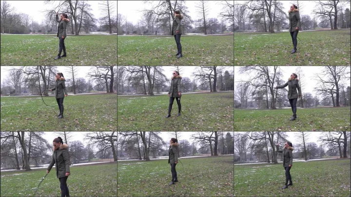 Screenshot 1 aus Femdom POV Whipping, 1st WinterCracking with Miss Lina