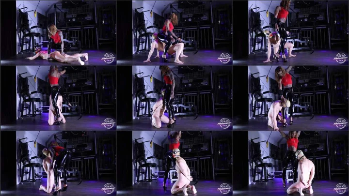 Screenshot 1 aus Interracial Domination, Kinky Fetish Teasing with Ebony Goddess Kiana
