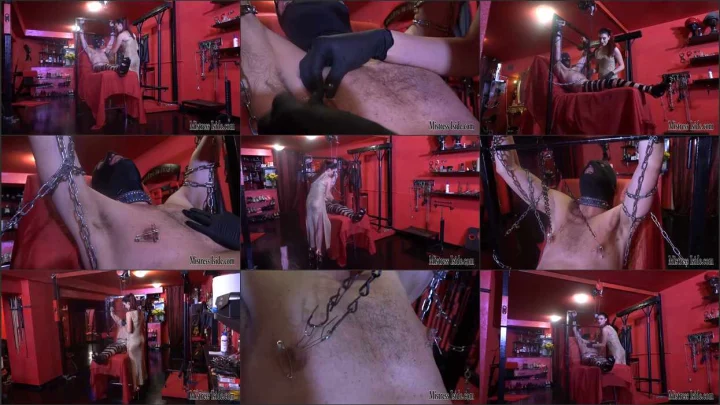 Screenshot 1 aus Mistress Hard Large Nipples, Martyred Nipple with Mistress Iside
